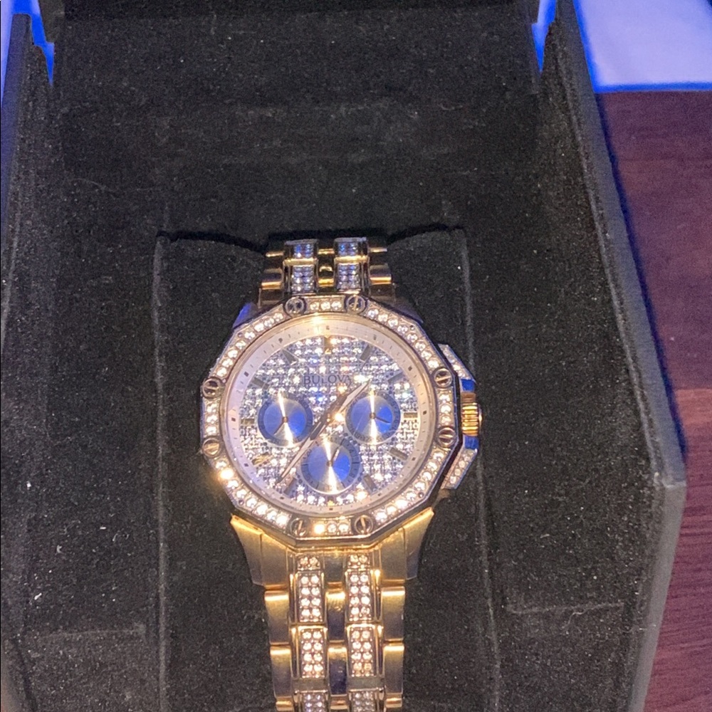 Mens Bulova OCTAVA gold watch just needs a battery great shape